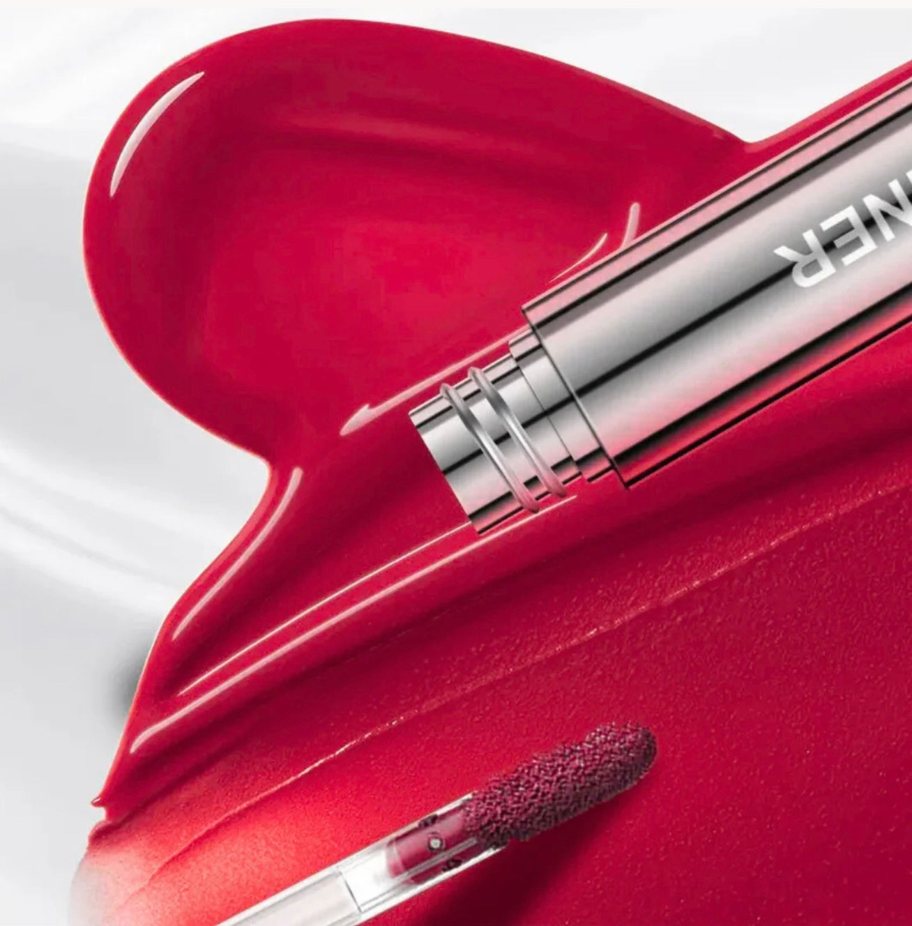 Lip Liner™ GlossUp + Ebook Makeup Magazine