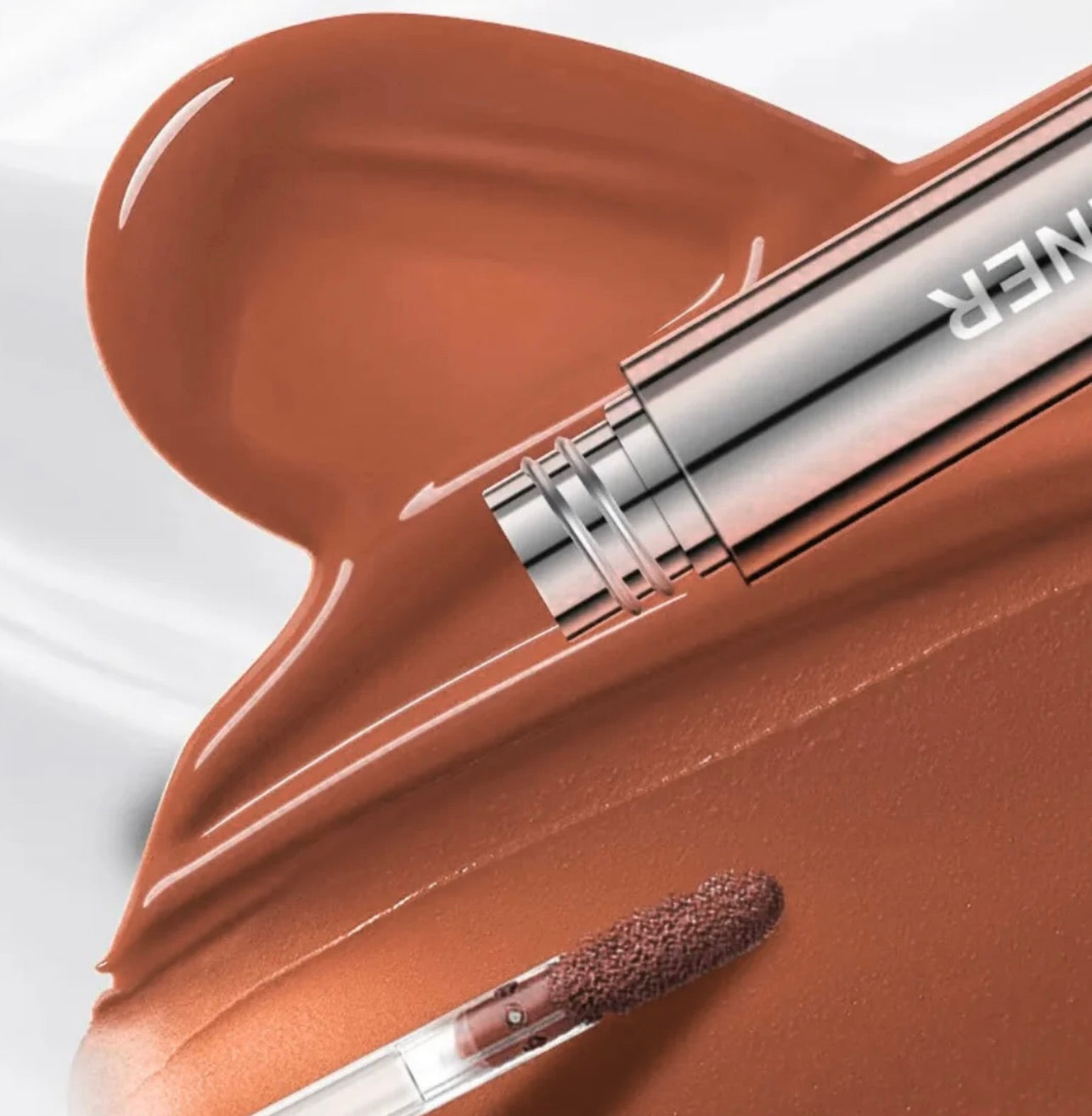 Lip Liner™ GlossUp + Ebook Makeup Magazine